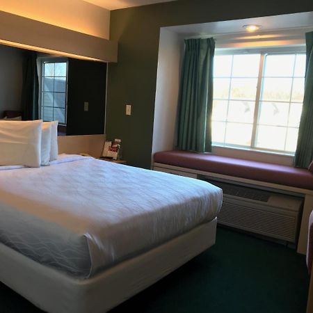 Mariner's Village Resort Carlyle Exteriör bild