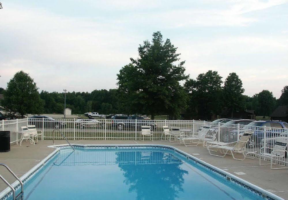 Mariner's Village Resort Carlyle Exteriör bild